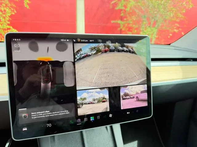 Tesla Model Y photo 15
