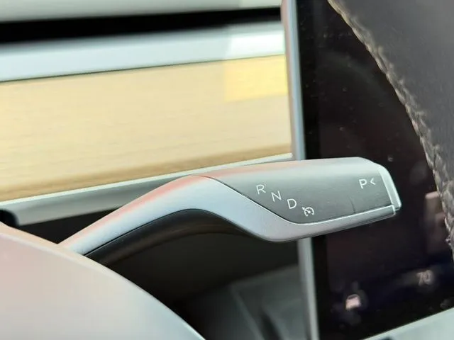 Tesla Model Y photo 20