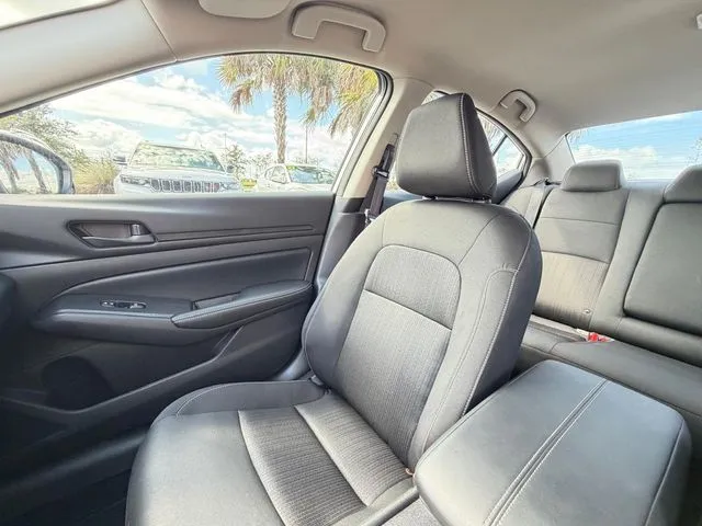 Nissan Altima photo 23