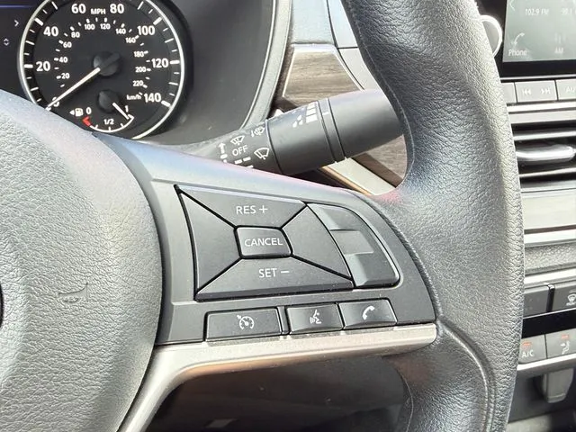Nissan Altima photo 15