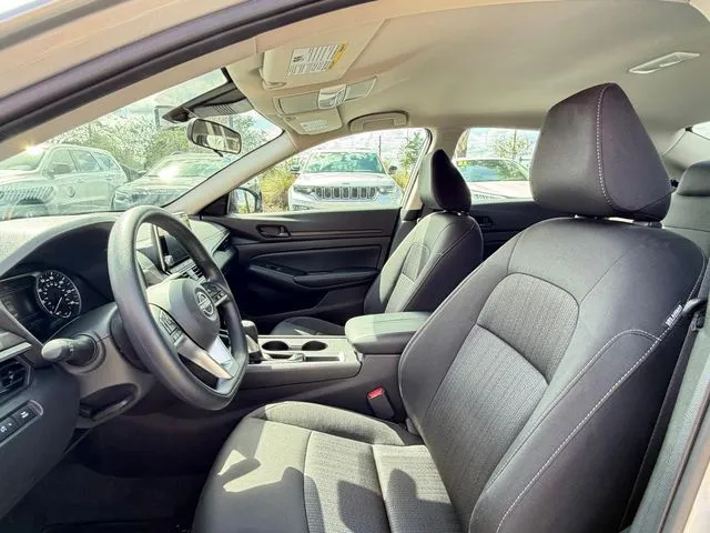 Nissan Altima photo 21