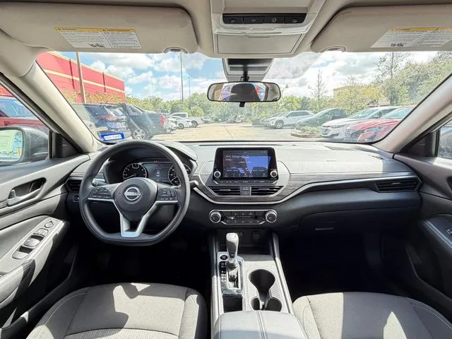 Nissan Altima photo 17