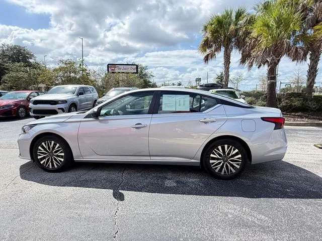 Nissan Altima photo 5
