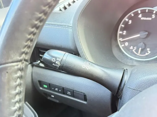 Nissan Sentra photo 12