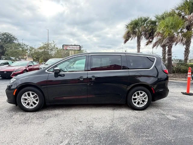 Chrysler Pacifica photo 5