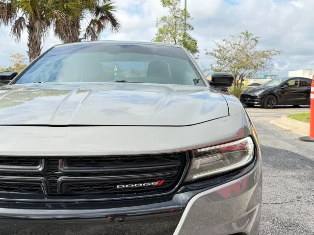 Dodge Charger photo 10