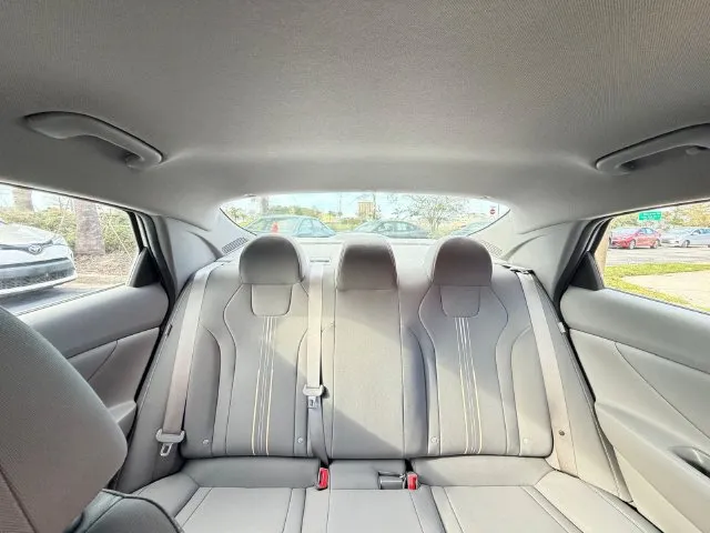 Hyundai Elantra photo 27
