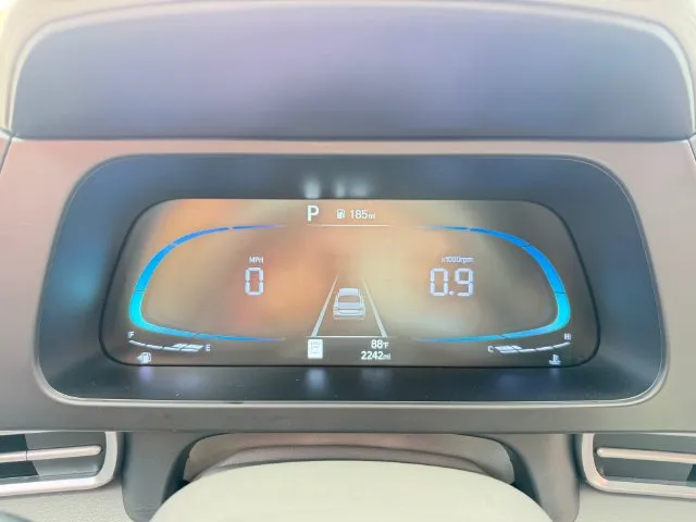 Hyundai Elantra photo 13