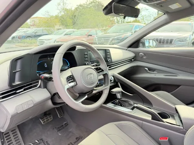 Hyundai Elantra photo 26