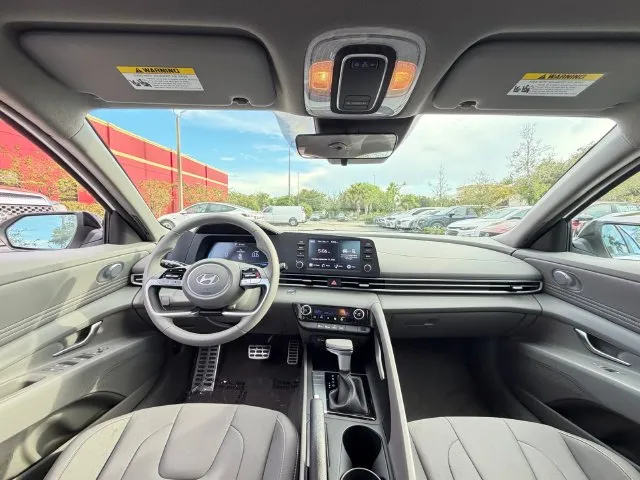 Hyundai Elantra photo 29