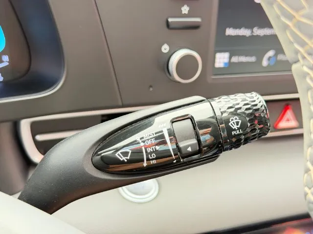 Hyundai Elantra photo 18