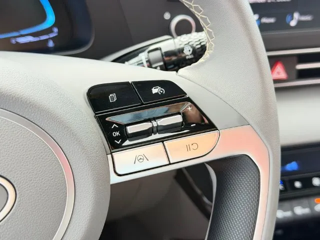 Hyundai Elantra photo 17