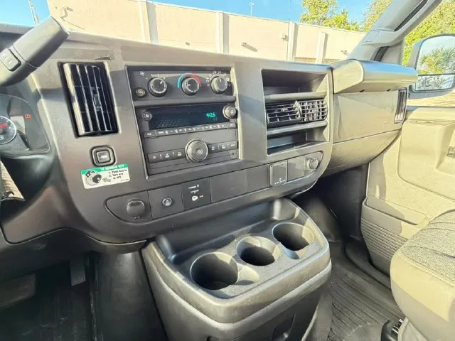 GMC Savana photo 19