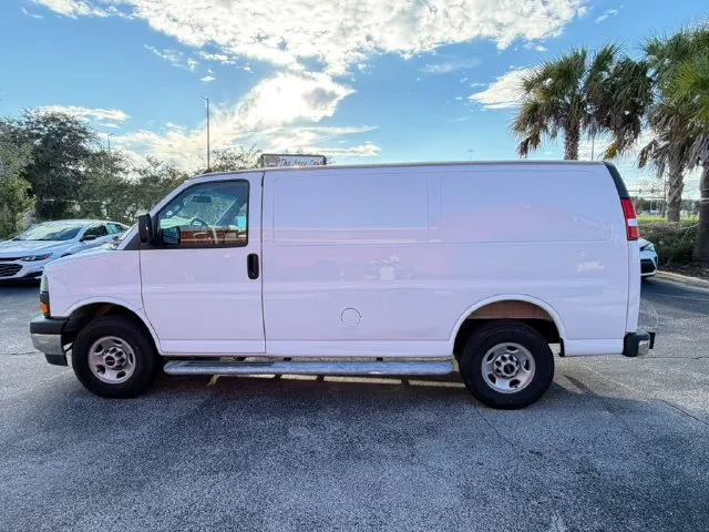 GMC Savana photo 7