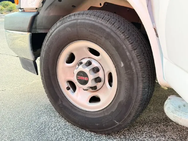 GMC Savana photo 24