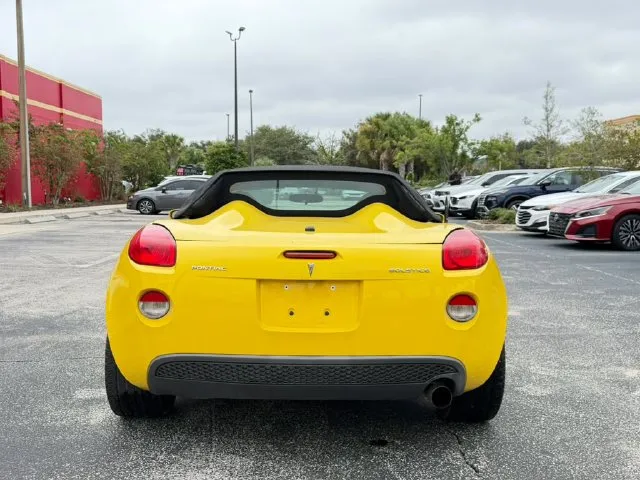 Pontiac Solstice photo 7