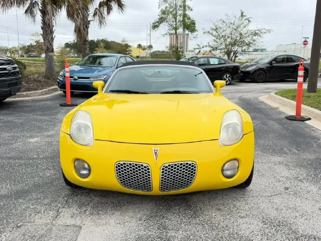 Pontiac Solstice photo 2