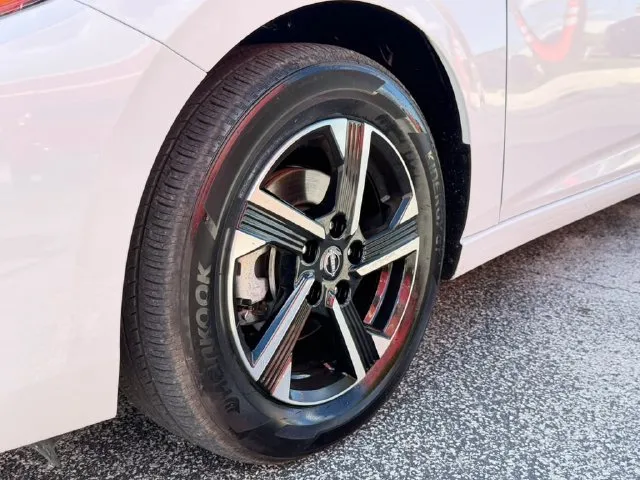 Nissan Sentra photo 9