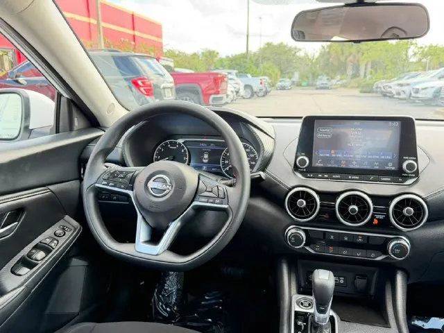 Nissan Sentra photo 10