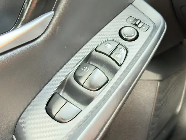 Nissan Sentra photo 14