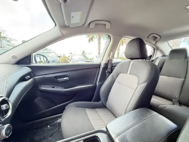 Nissan Sentra photo 23