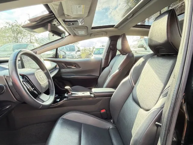 Toyota Prius photo 25