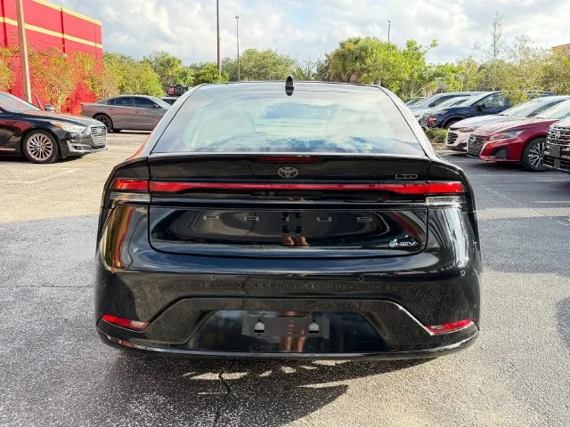 Toyota Prius photo 8