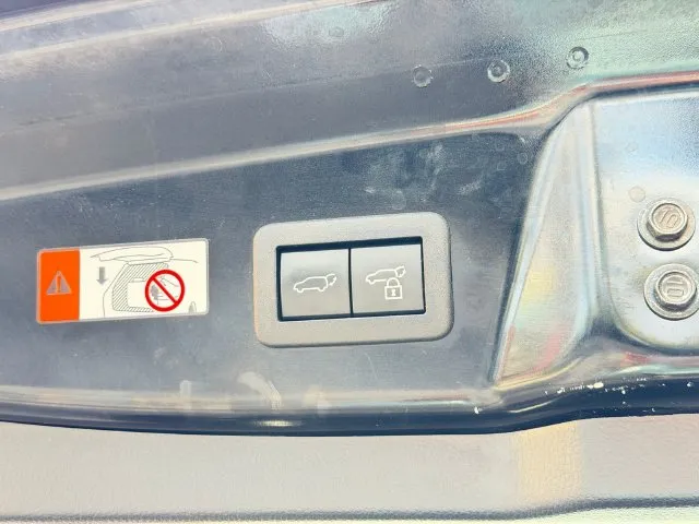 Toyota Prius photo 10