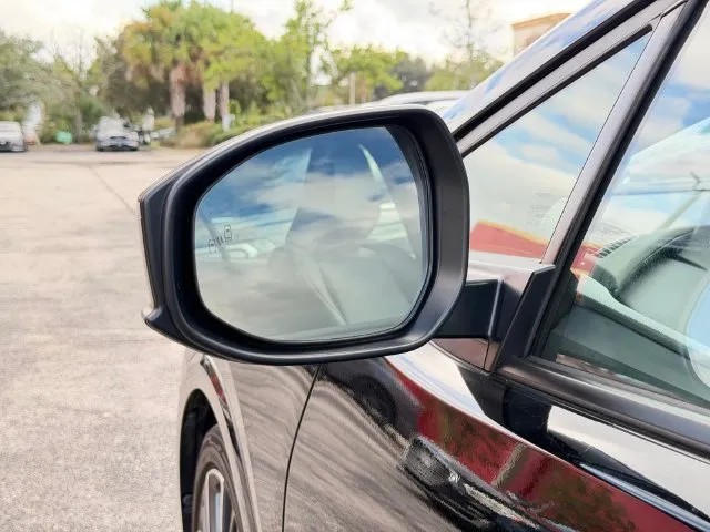 Toyota Prius photo 11