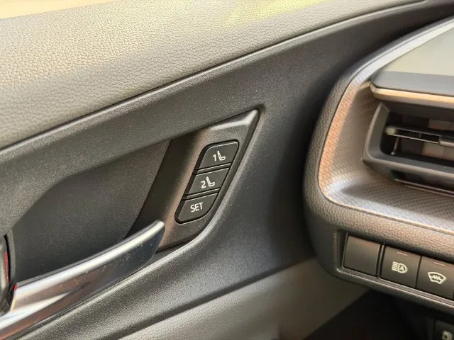 Toyota Prius photo 21