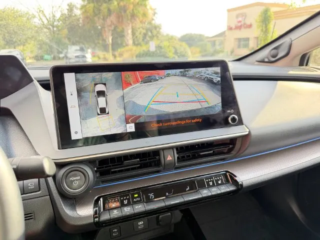 Toyota Prius photo 29