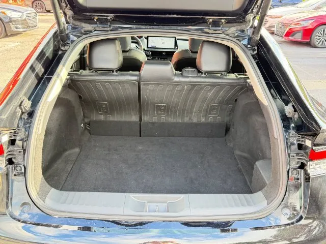 Toyota Prius photo 9