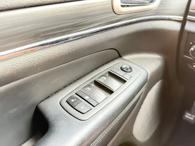 Jeep Grand Cherokee photo 16