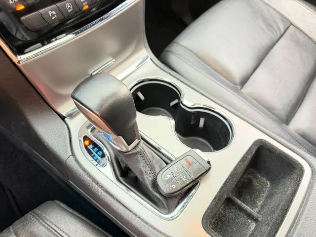 Jeep Grand Cherokee photo 23