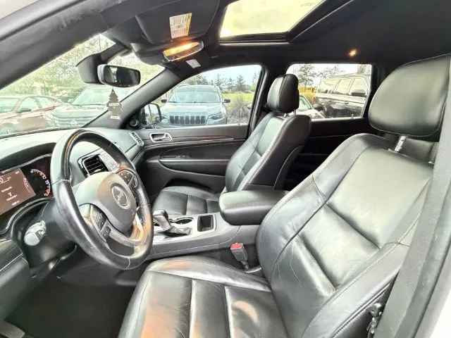 Jeep Grand Cherokee photo 17