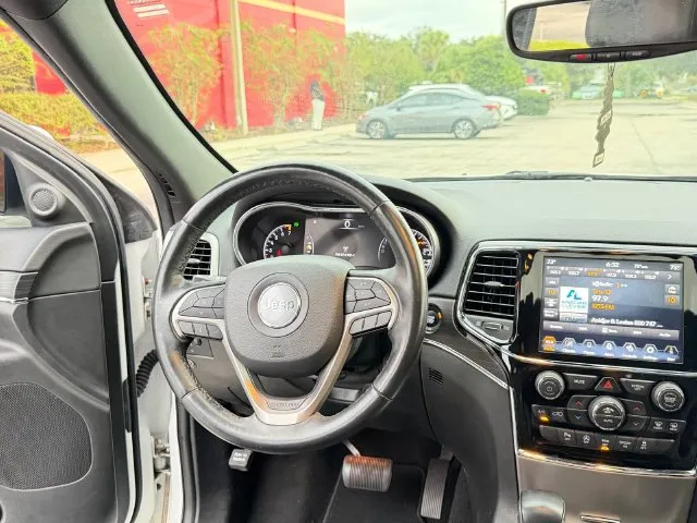 Jeep Grand Cherokee photo 20