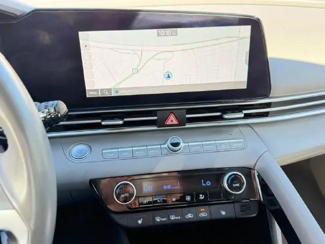 Hyundai Elantra photo 21