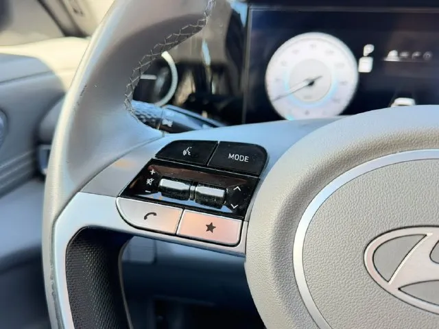 Hyundai Elantra photo 16