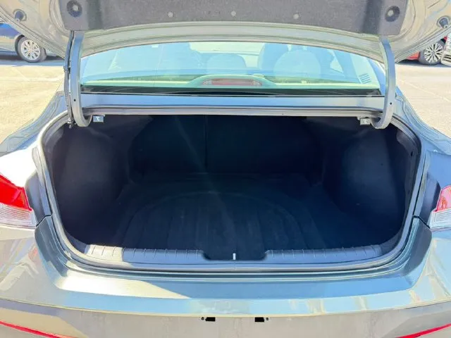 Hyundai Elantra photo 9