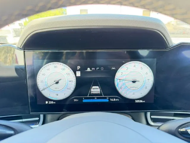 Hyundai Elantra photo 13