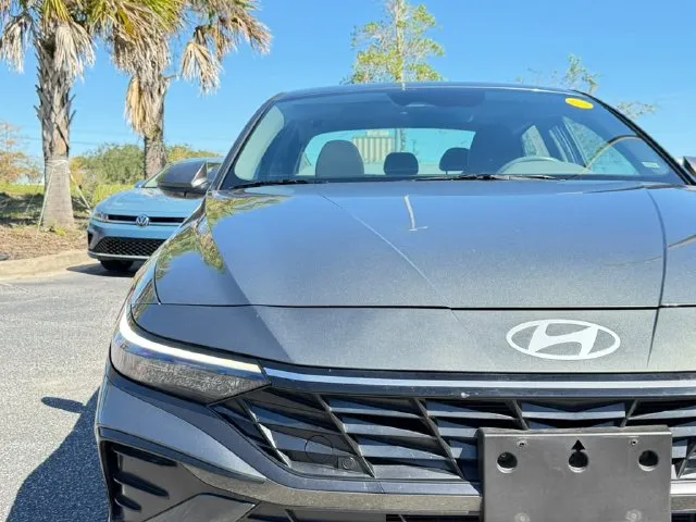 Hyundai Elantra photo 28
