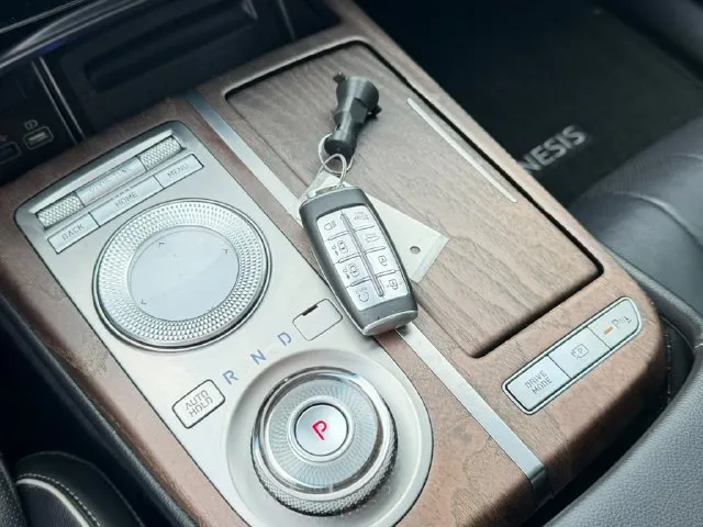 Genesis G80 photo 28