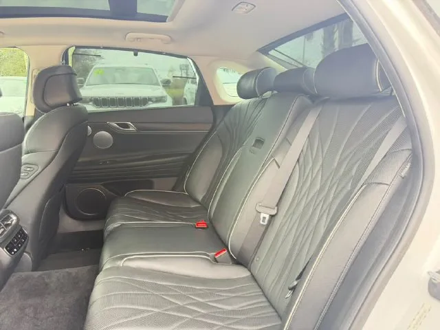 Genesis G80 photo 26