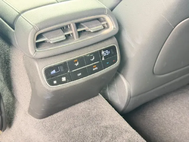 Genesis G80 photo 31