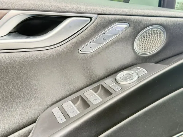 Genesis G80 photo 12