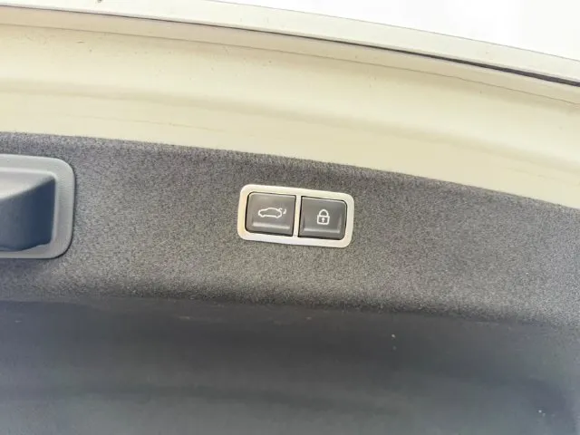 Genesis G80 photo 30