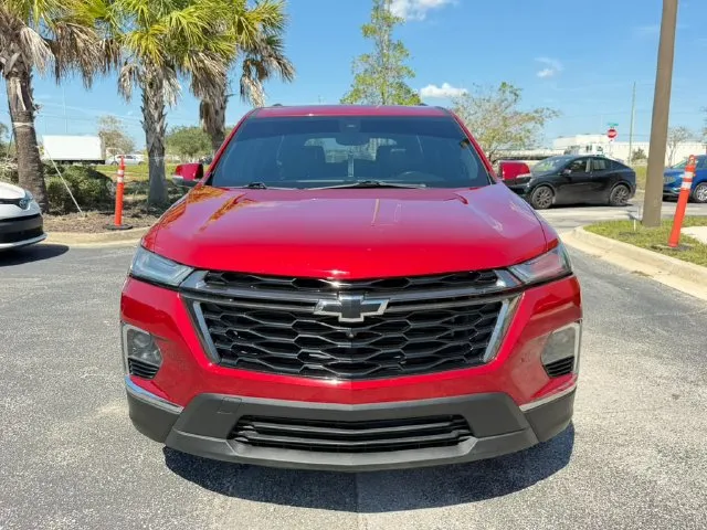 Chevrolet Traverse photo 2
