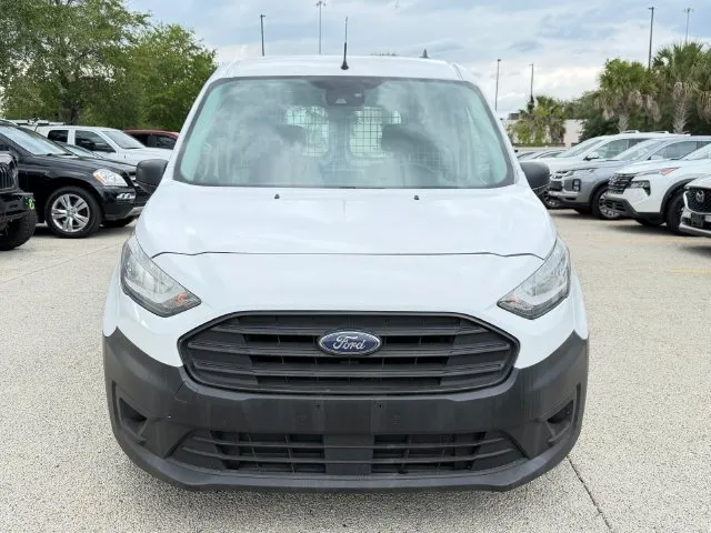 Ford Transit Connect photo 2