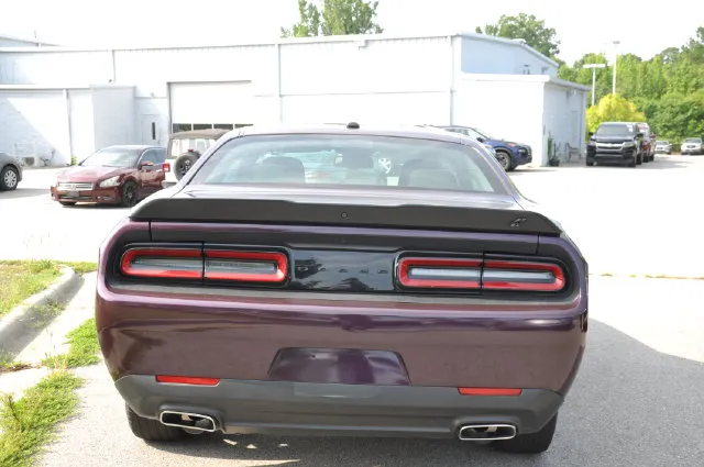 Dodge Challenger photo 5