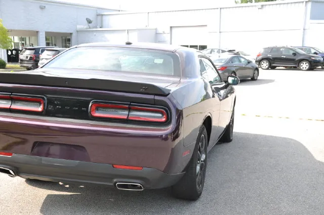 Dodge Challenger photo 6